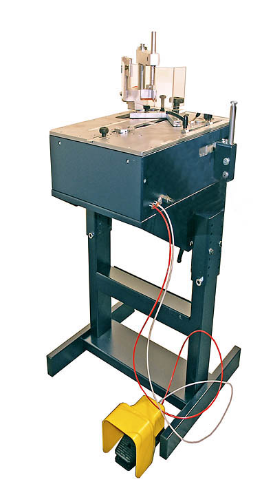 Pneumatische Heftmaschine Minigraf U400 mit Ständer